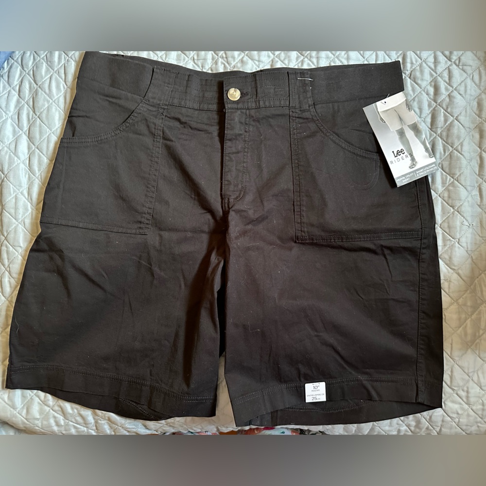 Lee Riders mid rise utility shorts 10” inseam 18W NWT black
